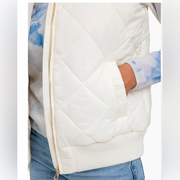 NEW Tuckernuck Pearl Jackson Quilted Vest, Sold Out - Picture 6 of 11